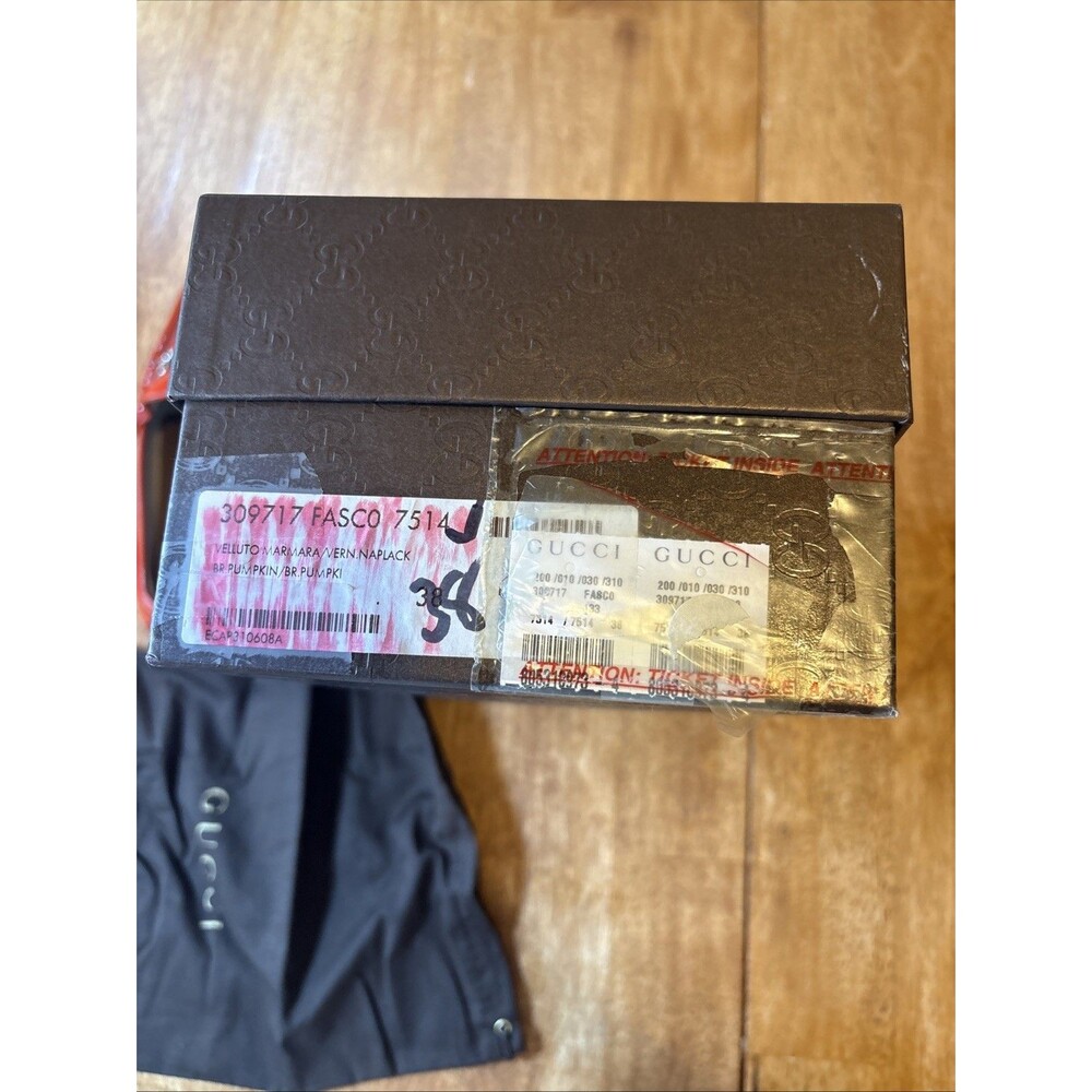 Vintage Gucci Loafer, Red, Velvet/Patent, Women’s Size 38 US 7 - Picture 11 of 11